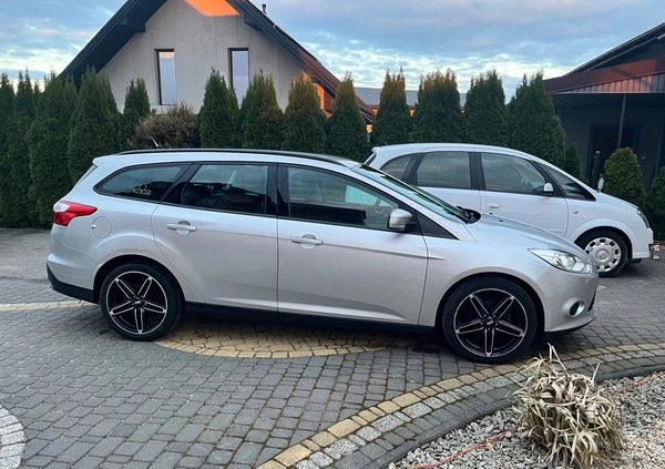 Ford Focus cena 23000 przebieg: 275000, rok produkcji 2013 z Nowy Targ małe 67